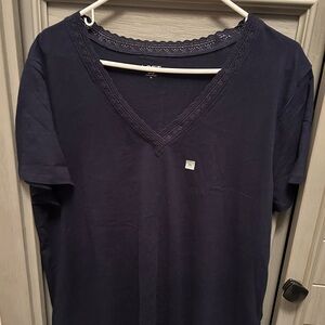 LOFT navy blue crochet trim neckline t shirt. Size XL. NWT